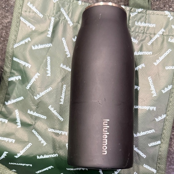 Lululemon Black 16 oz Take a Moment Water Bottle with Tote - Picture 5 of 16